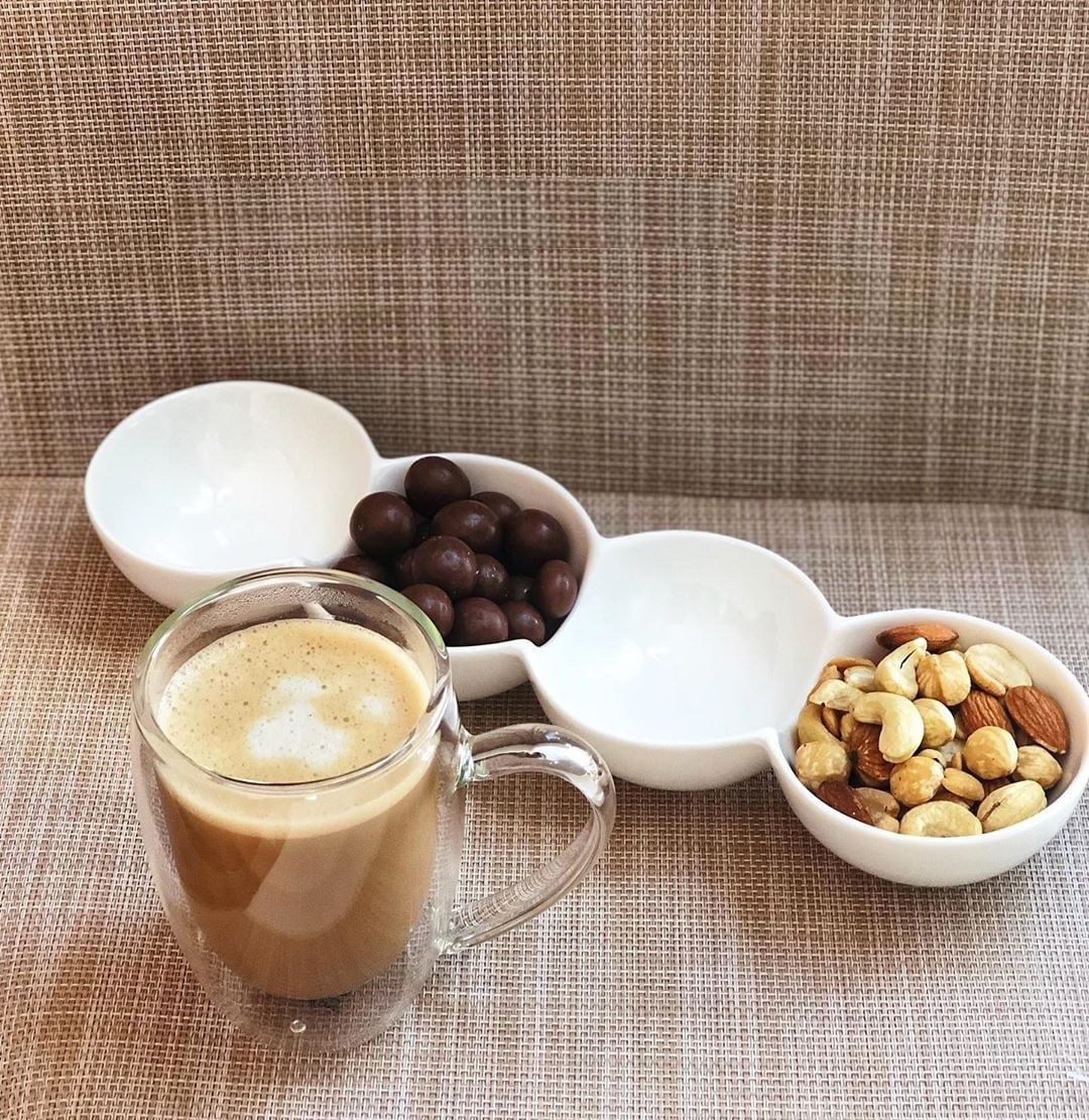 Fine Porcelain Centipede 4 Section Dish