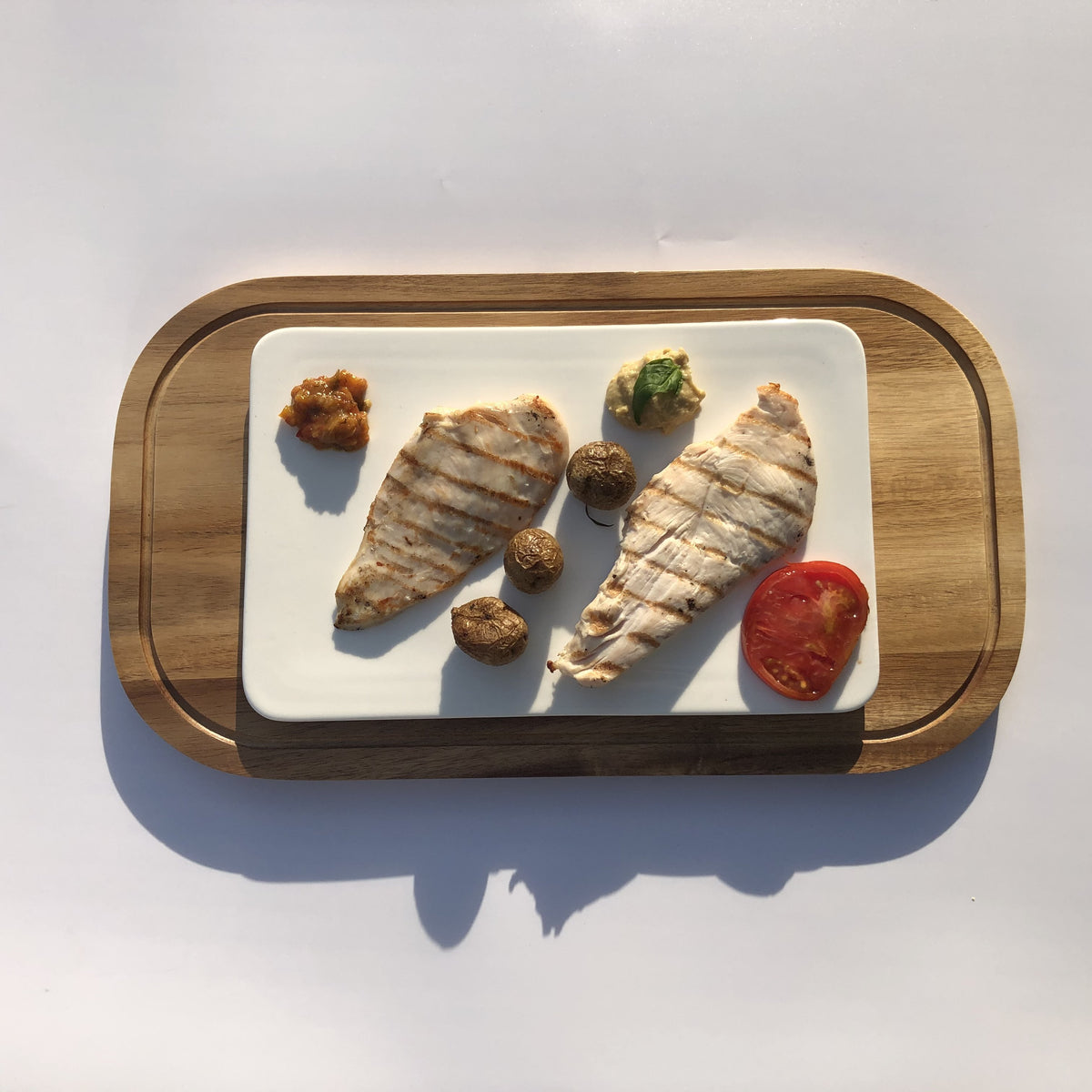 Acacia Serving Rounded Cutting Board